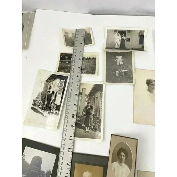 Antique Lot of 17 B&W Sepia Photographs Portraits Wedding 1900's Ephemera OOAK - Picture 3 of 9